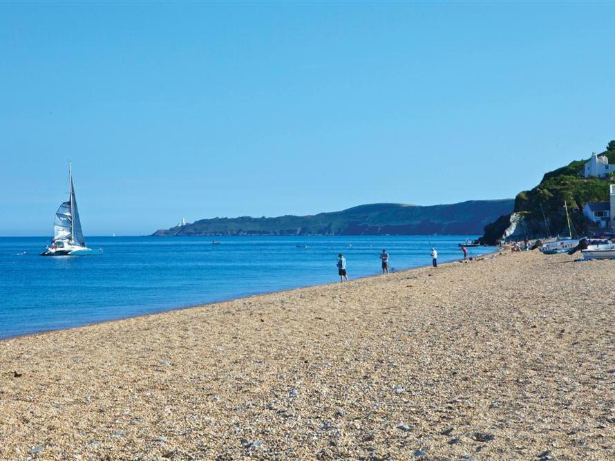 1 At The Beach Beesands 外观 照片